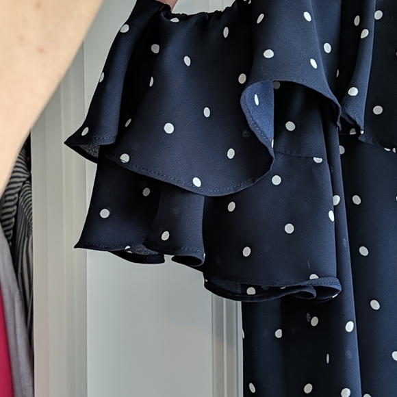 EUC J Crew Factory polka dot cold shoulder top - Picture 5 of 7